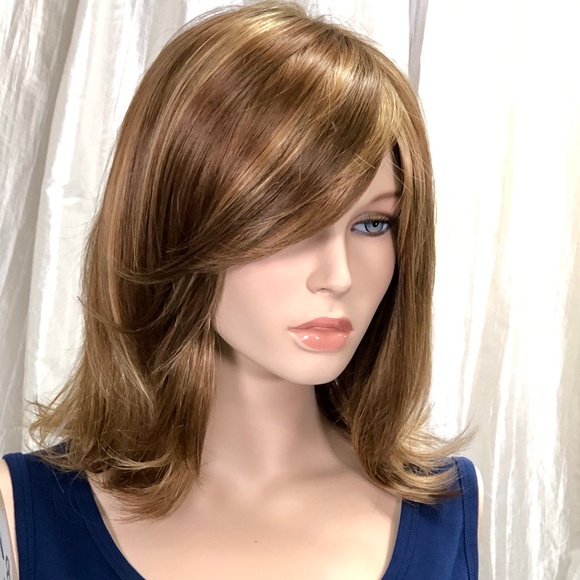 NWT Noriko Kenzie Sugar Cane Shoulder Length Wig with Layers - Picture 3 of 8